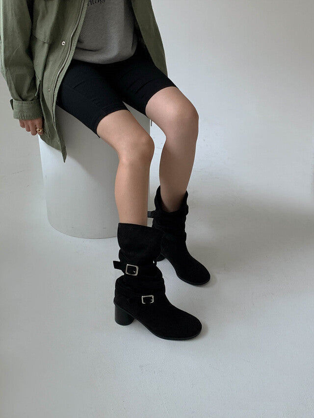 🇰🇷 The Belted Suede Boots