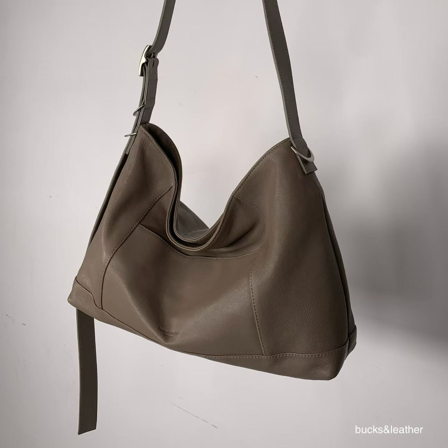 ♥︎bucks&leather♥︎25FW 真皮多功能斜揹袋