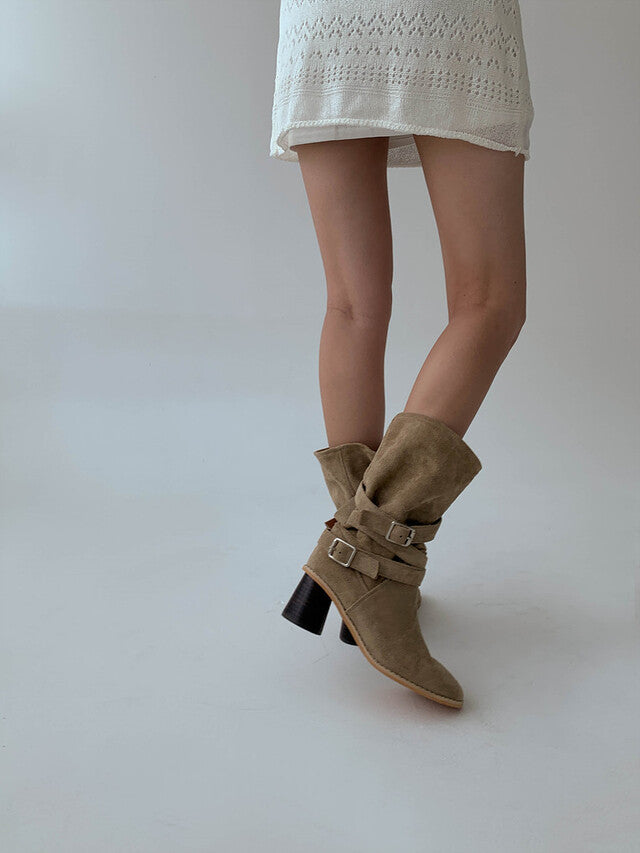 🇰🇷 The Belted Suede Boots