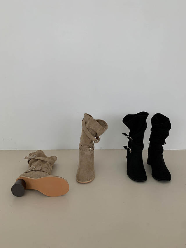 🇰🇷 The Belted Suede Boots