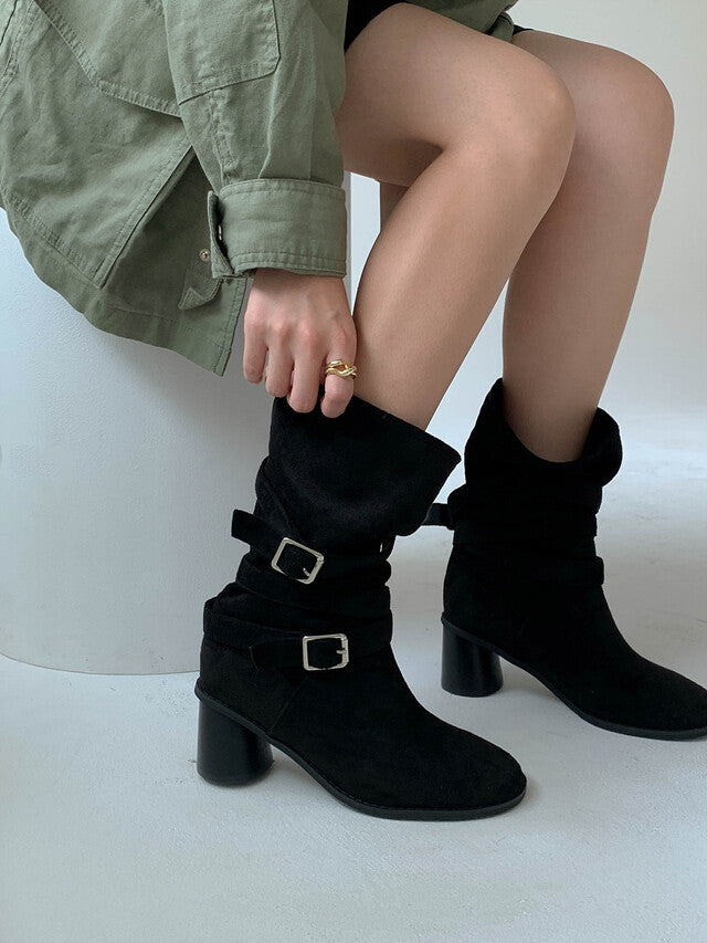 🇰🇷 The Belted Suede Boots