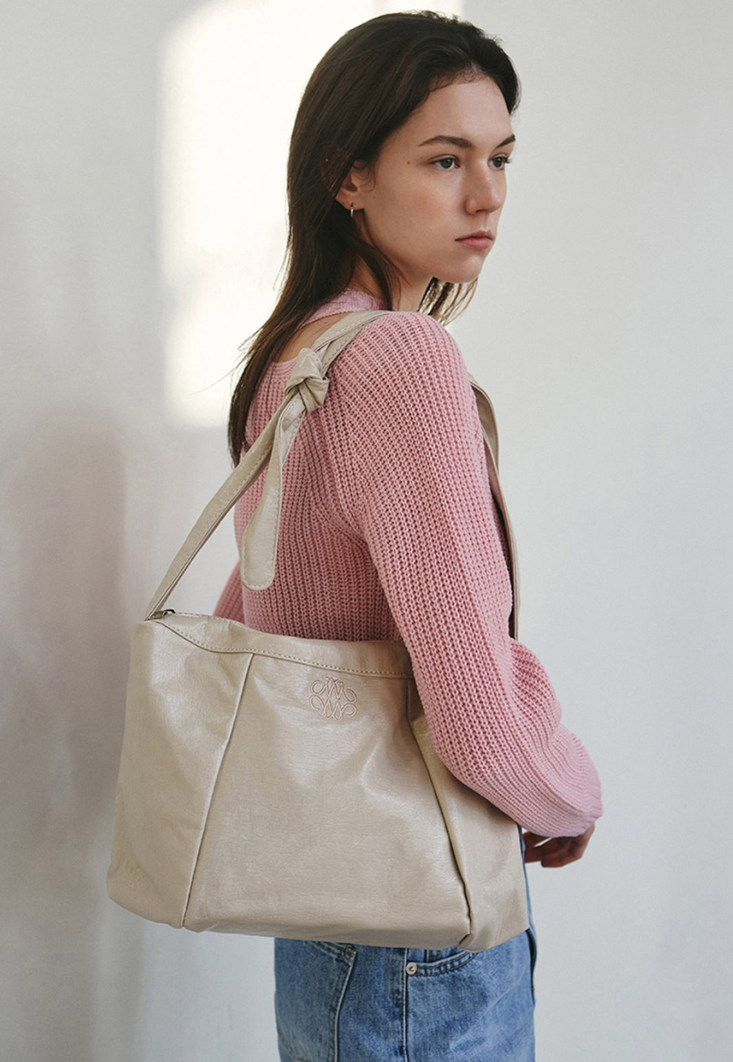 NICOLE SQUARE SHOULDER BAG