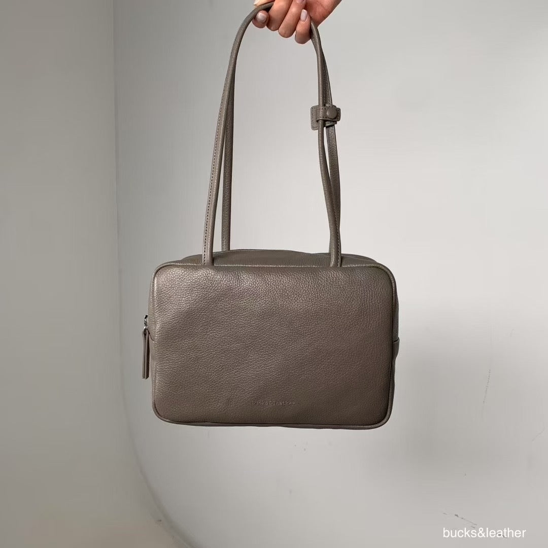 ♥︎bucks&leather♥︎25FW 真皮正方形簡約保齡球包