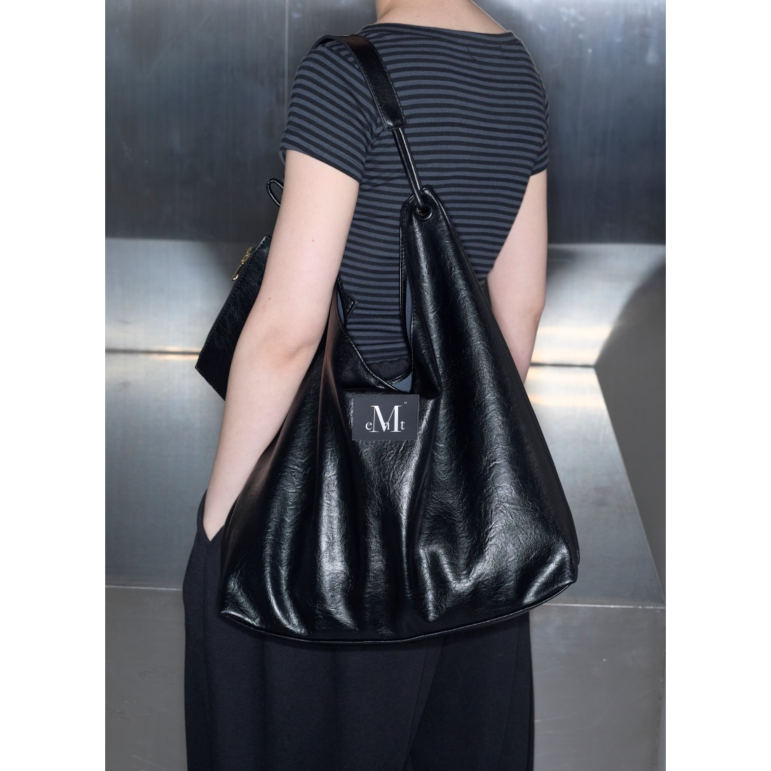 KAEZ DOUBLE LINE EYELET LEATHER SHOULDER BAG UNISEX (+POUCH GIFT)