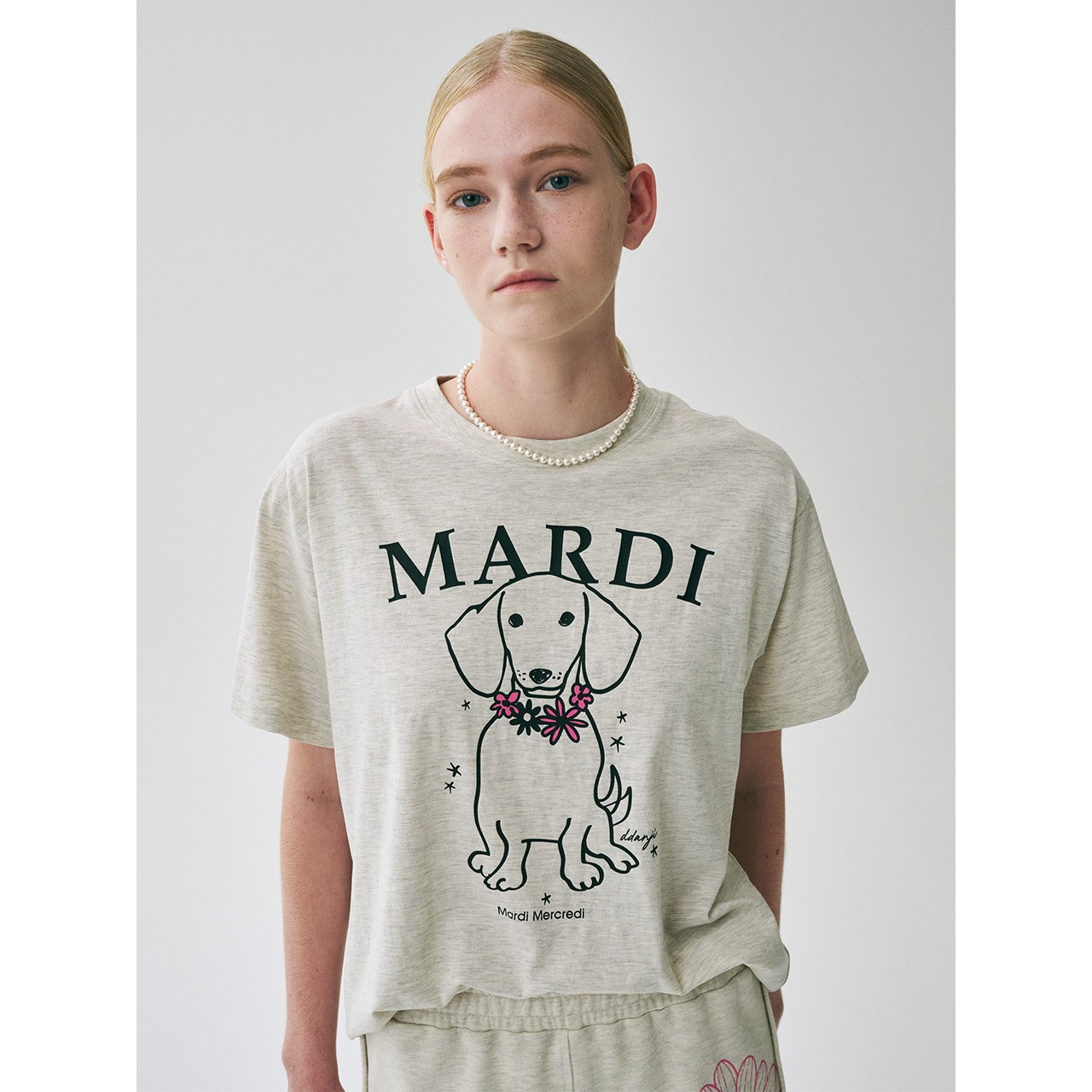 TSHIRT SWING THE TAIL DDANJI FLOWER NECKLACE