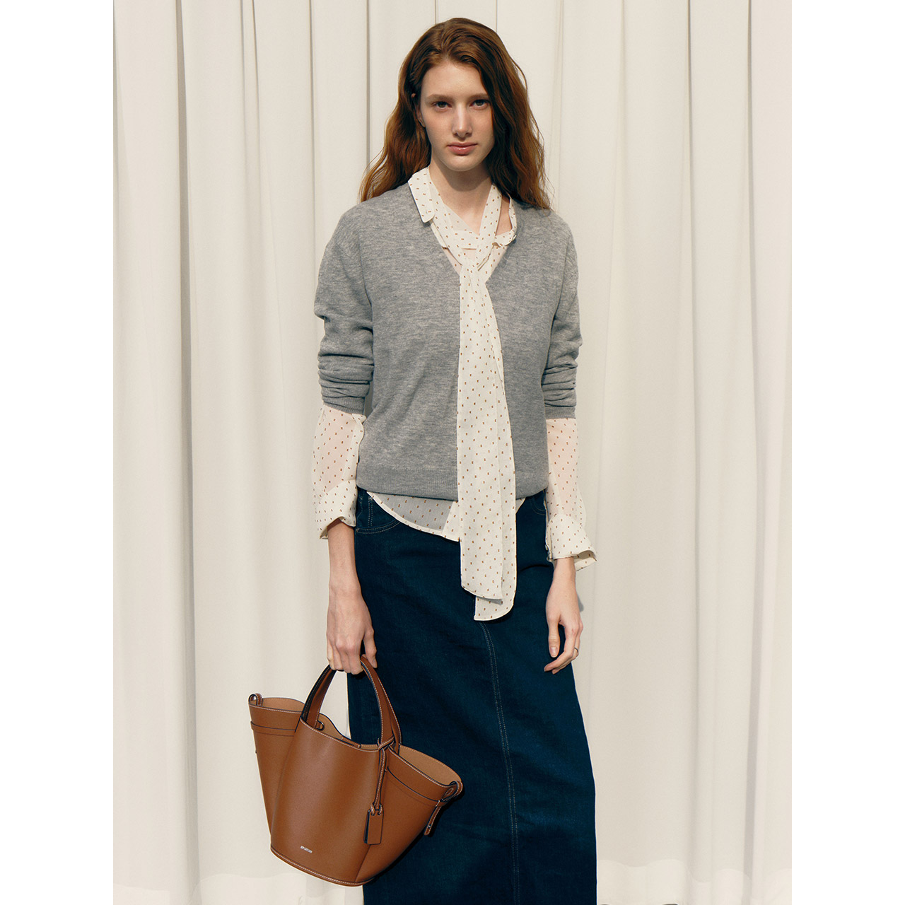 Vase Tote Bag Medium