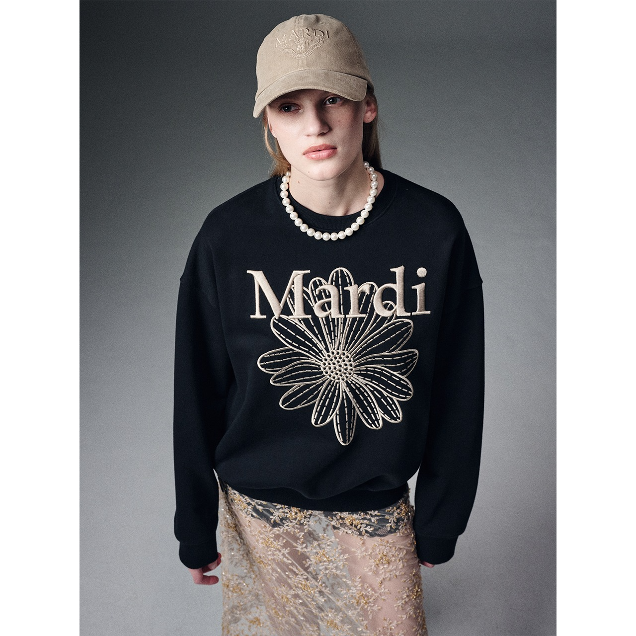SWEATSHIRT FLOWERMARDI NEEDLEWORK