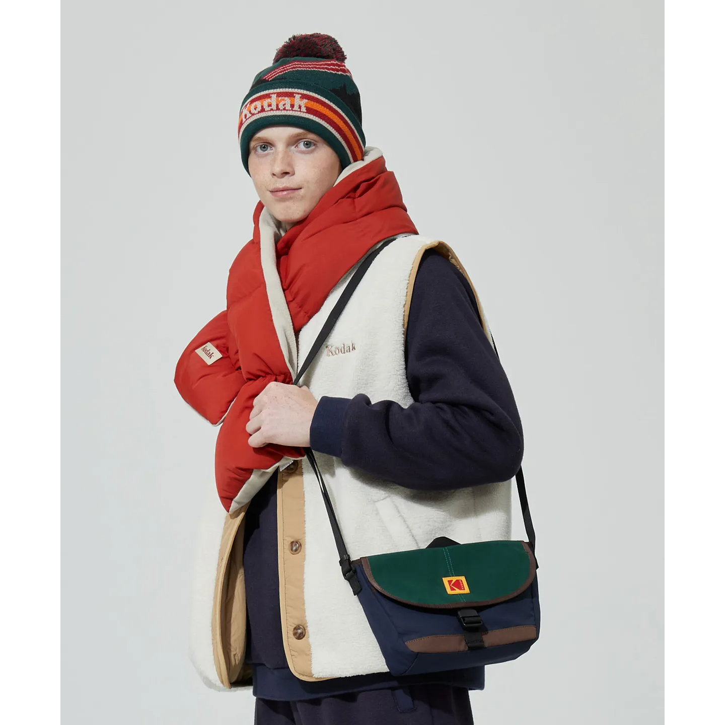 SMALL MESSENGER BAG