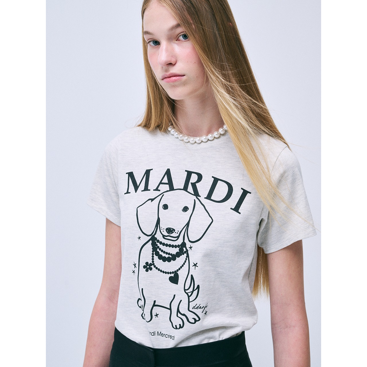 SLIM TSHIRT SWING THE TAIL DDANJI PEARL NECKLACE