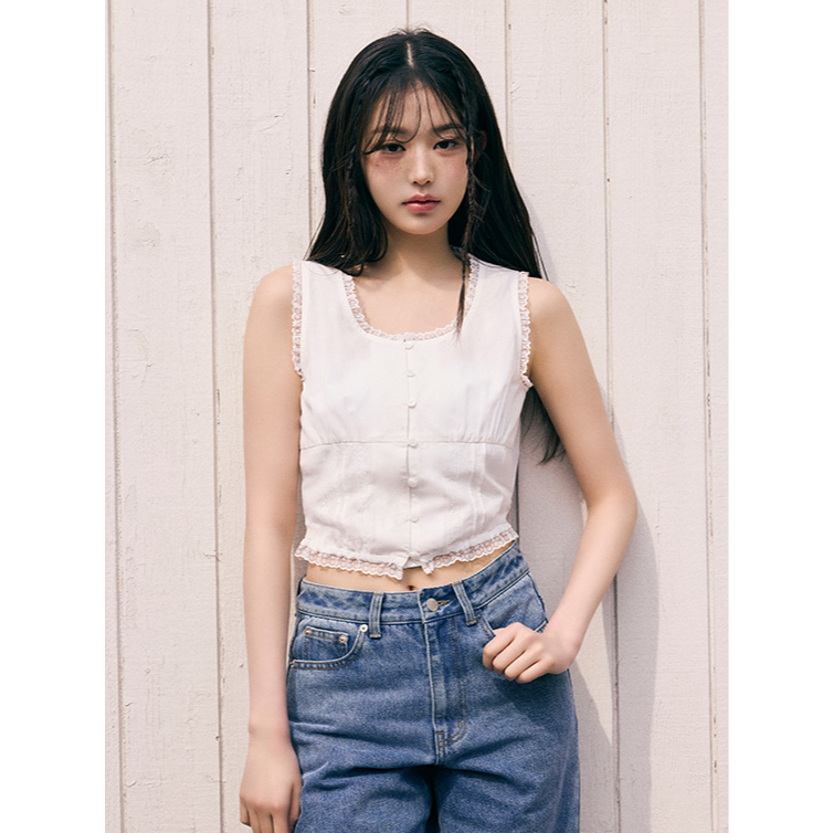 LACE CROP SLEEVELESS BLOUSE