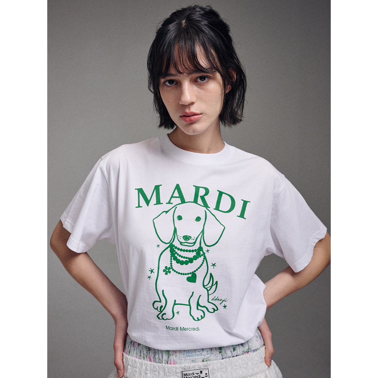 TSHIRT SWING THE TAIL DDANJI PEARL NECKLACE