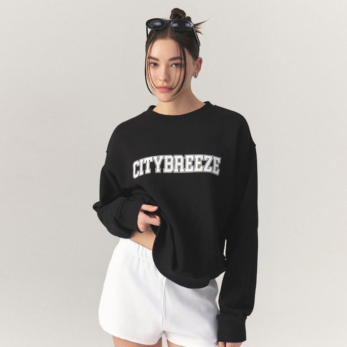 ESSENTIAL BIG LOGO SWEATSHIRT