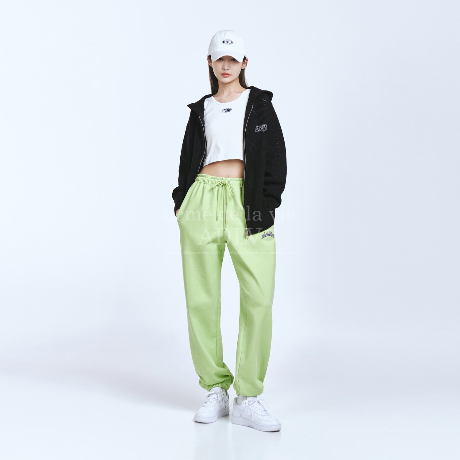 [Acmé de la Vie] ADLV X LISA CIRCLE WAPPEN CROP TANK TOP - WHITE
