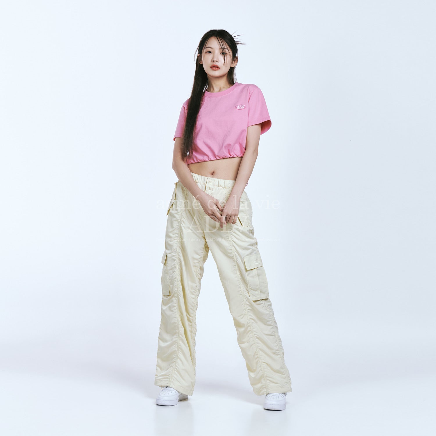 [Acmé de la Vie] ADLV X LISA CIRCLE WAPPEN CROP SHORT SLEEVE T-SHIRT - PINK