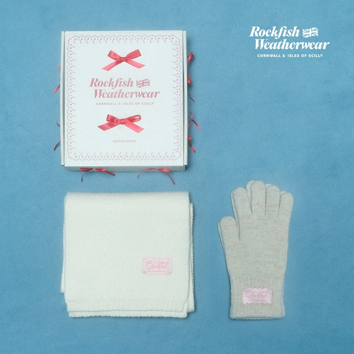 FLUFFY MUFFLER & GLOVES HOLIDAY SET