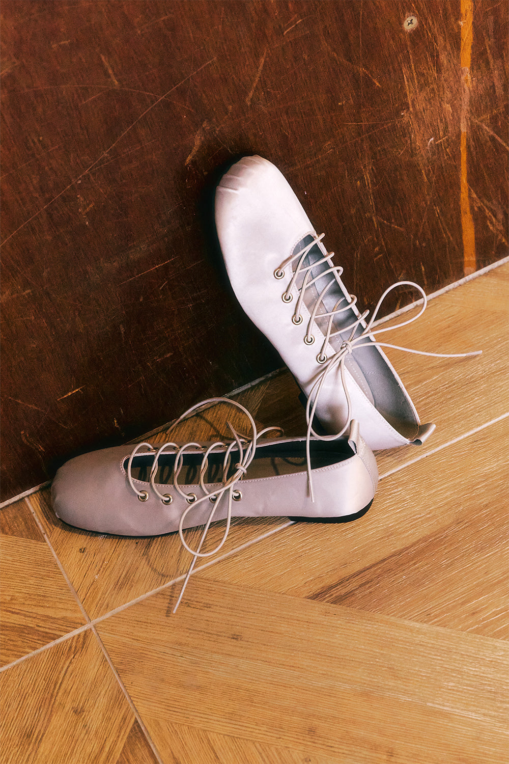DOLPHIN LACE UP FLATS / SILVER