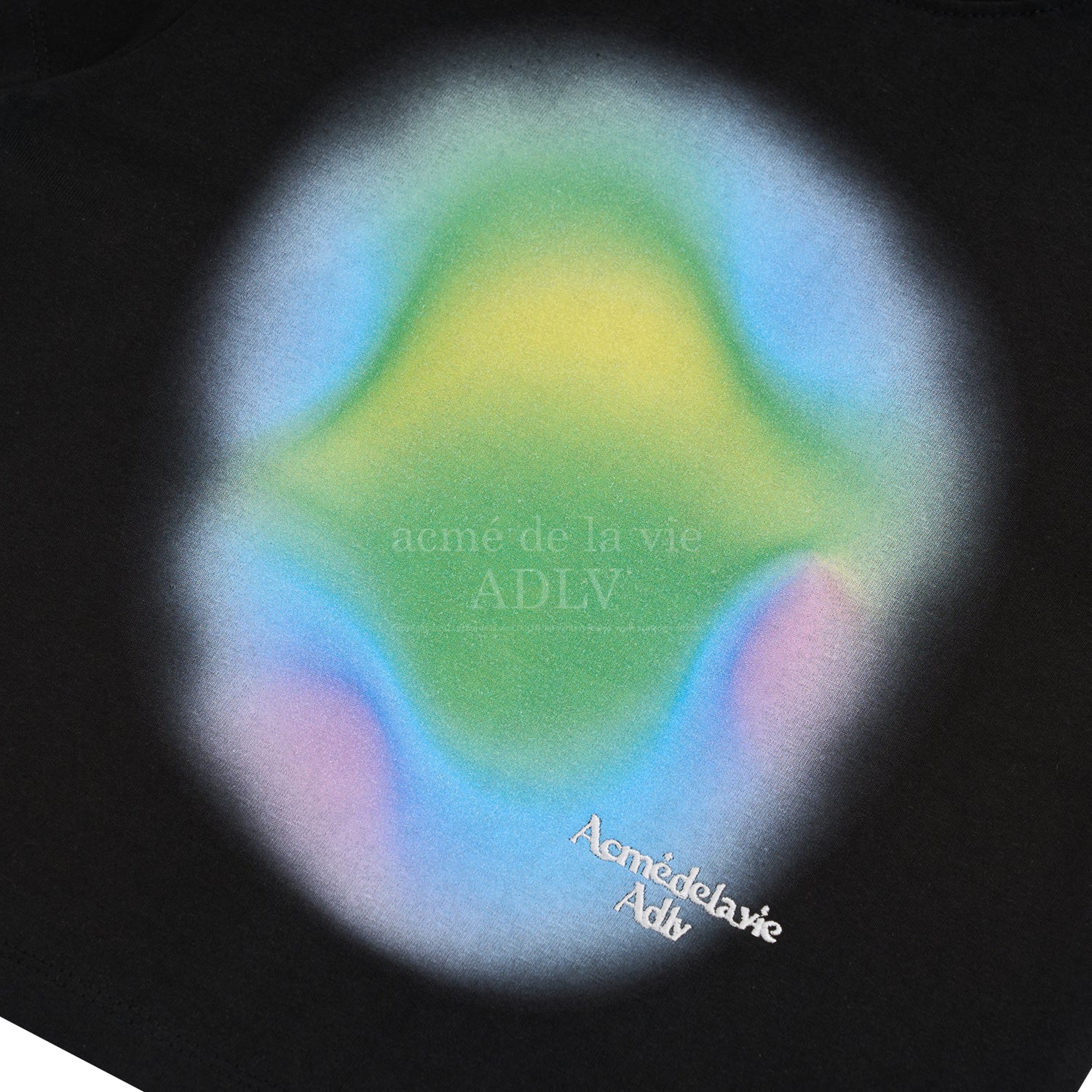 [Acmé de la Vie] ADLV X LISA RAINBOW GRADATION ARTWORK CROP TOP SHORT SLEEVE T-SHIRT - BLACK