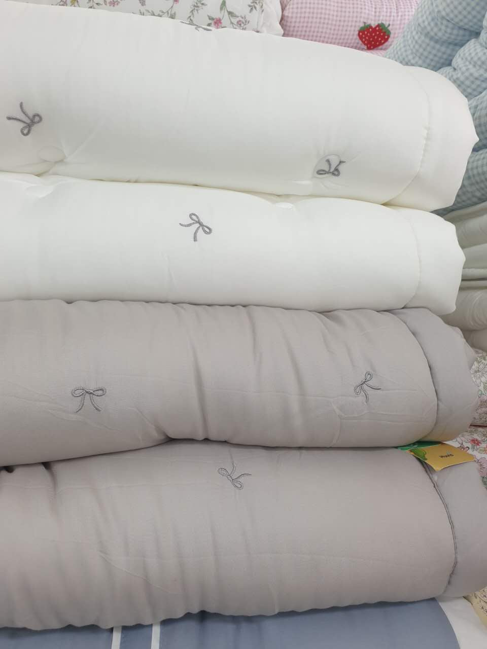 韓國製廣藏市場熱賣刺繡款蝴蝶結天絲四季被（薄款）