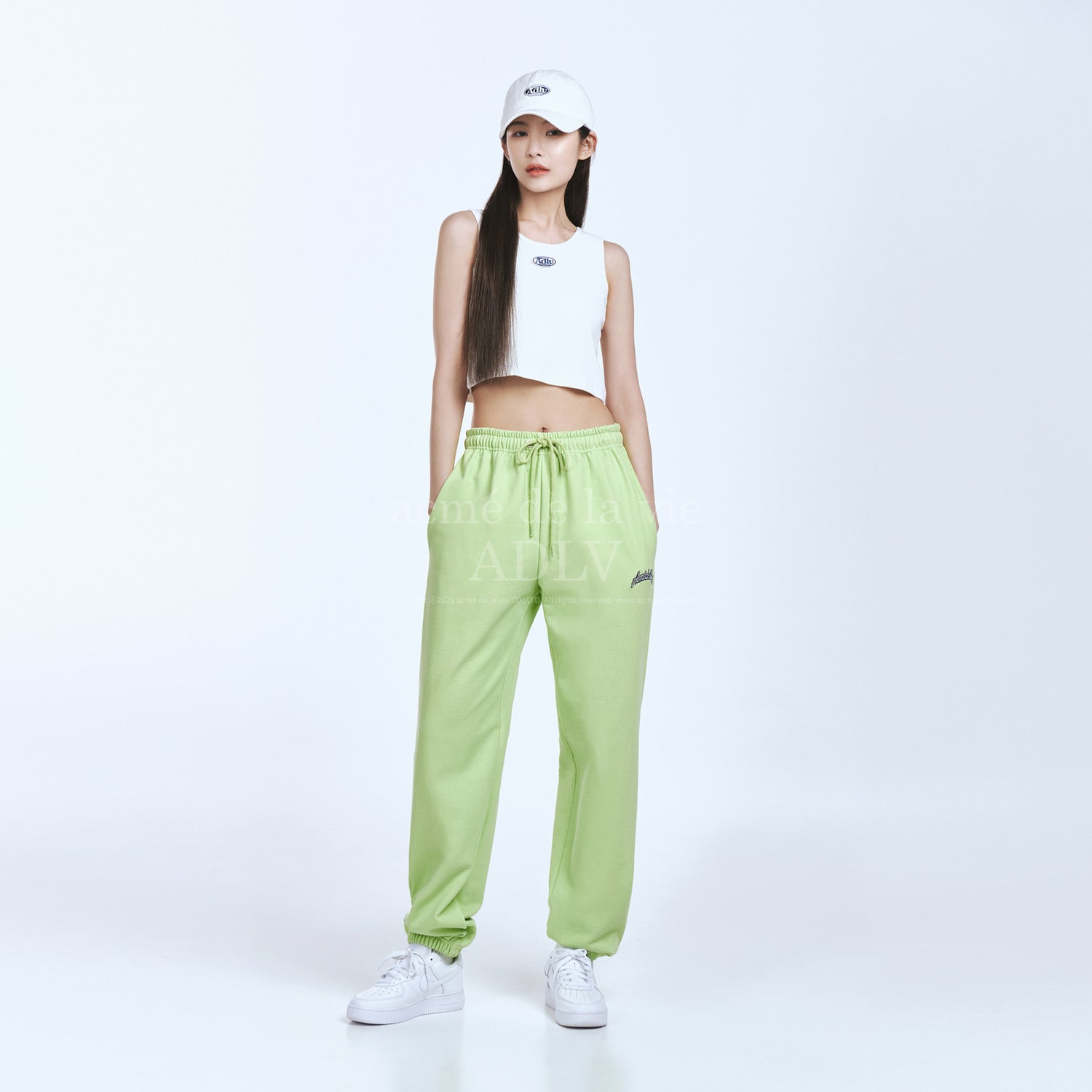 [Acmé de la Vie] ADLV X LISA CIRCLE WAPPEN CROP TANK TOP - WHITE