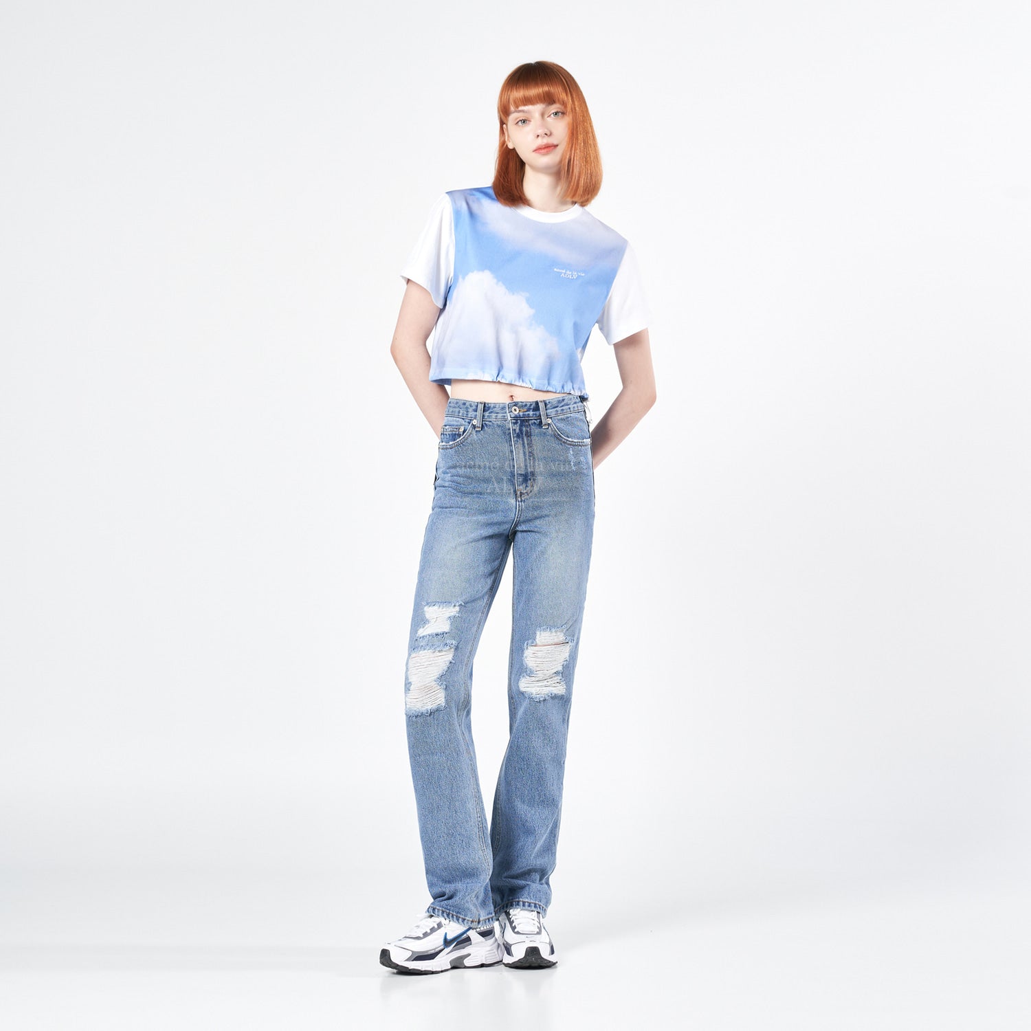 [Acmé de la Vie] ADLV X LISA CLOUD ARTWORK CROP TOP SHORT SLEEVE T-SHIRT - WHITE
