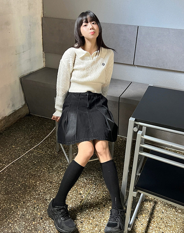 LOGO OPEN COLLAR CABLE KNIT