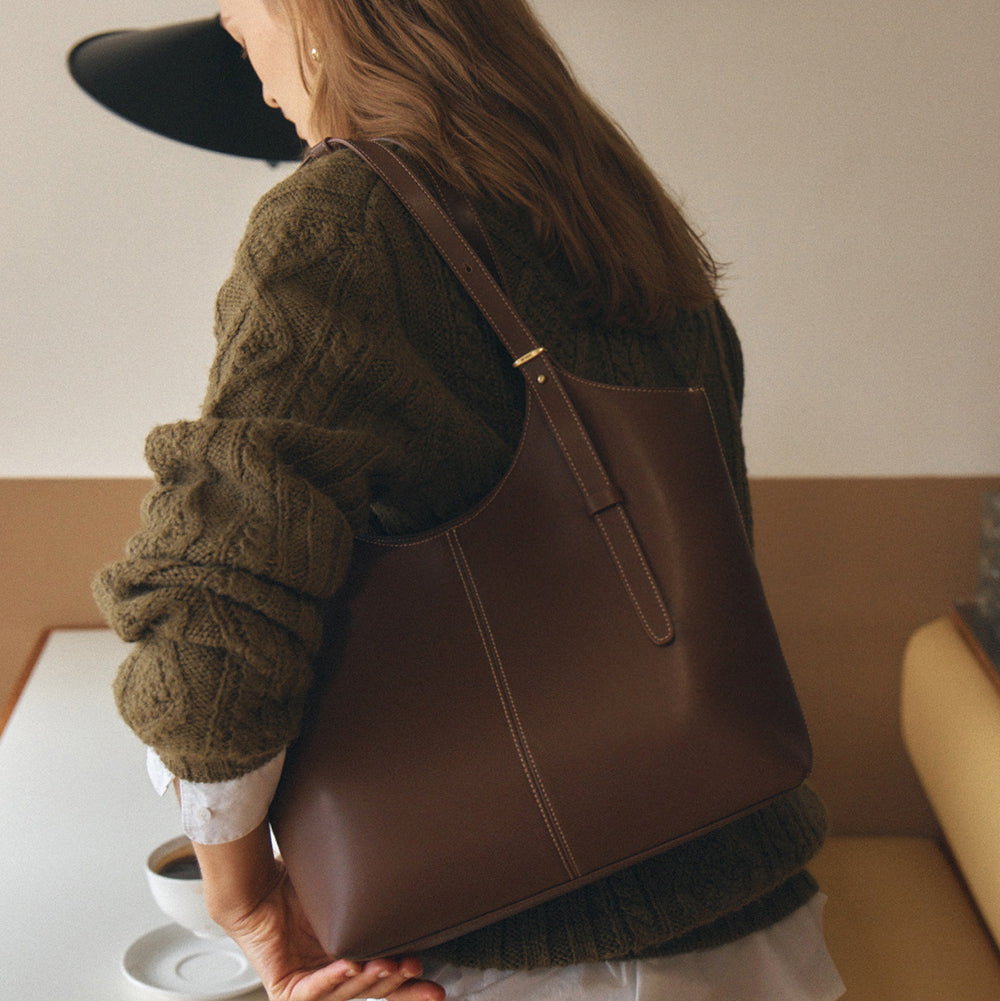 90 Veneta Bag Medium