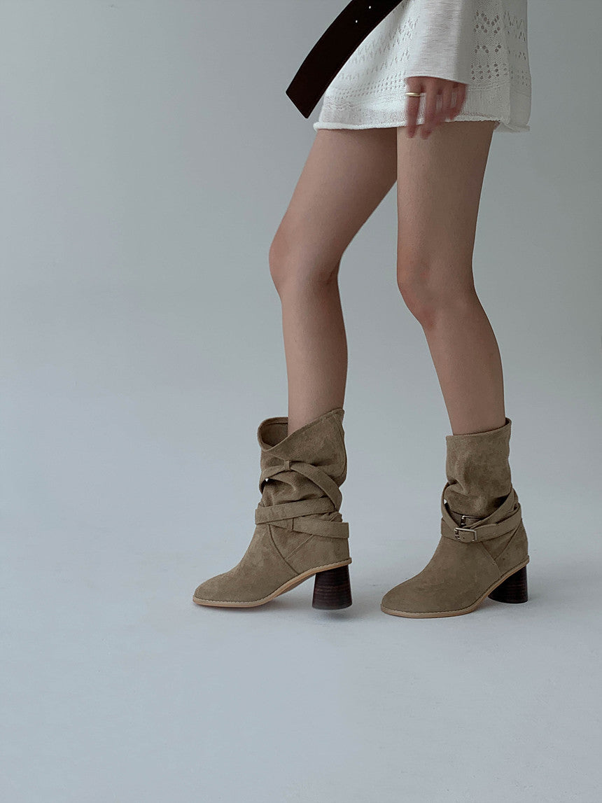 🇰🇷 The Belted Suede Boots