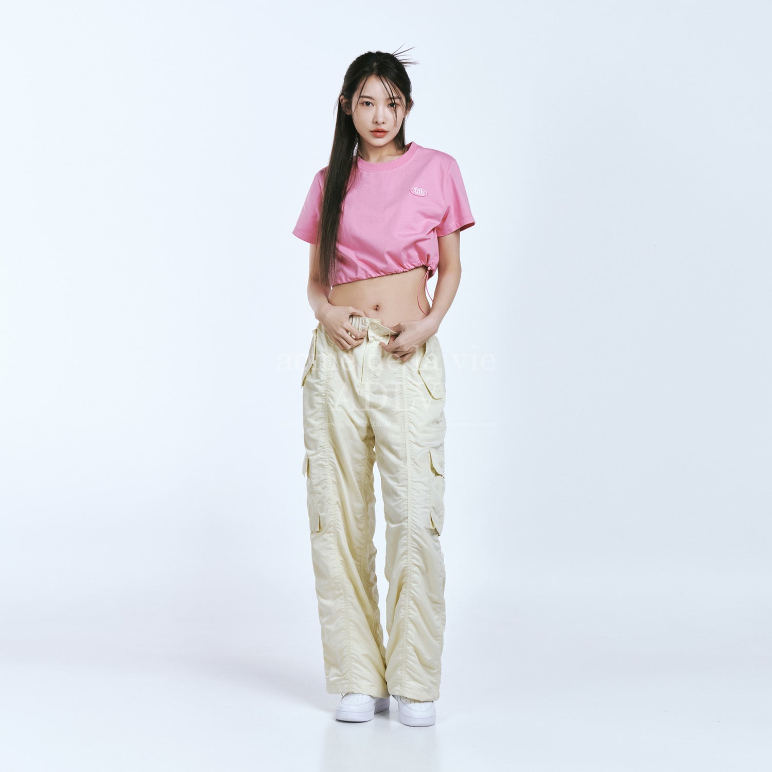 [Acmé de la Vie] ADLV X LISA CIRCLE WAPPEN CROP SHORT SLEEVE T-SHIRT - PINK
