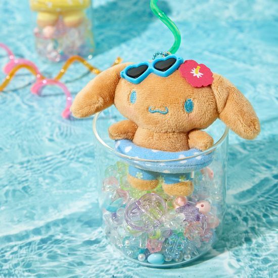 曬黑 Sanrio 系列 公仔吊飾♥︎♥︎♥︎預告：布甸狗 & 肉桂狗將於7月尾8月頭返貨，現接受開放預購～限購數量有限，愈早下單愈大機會擁有！