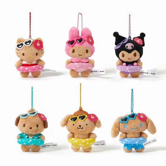 曬黑 Sanrio 系列 公仔吊飾♥︎♥︎♥︎預告：布甸狗 & 肉桂狗將於7月尾8月頭返貨，現接受開放預購～限購數量有限，愈早下單愈大機會擁有！