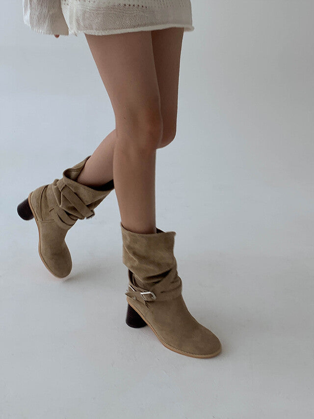 🇰🇷 The Belted Suede Boots