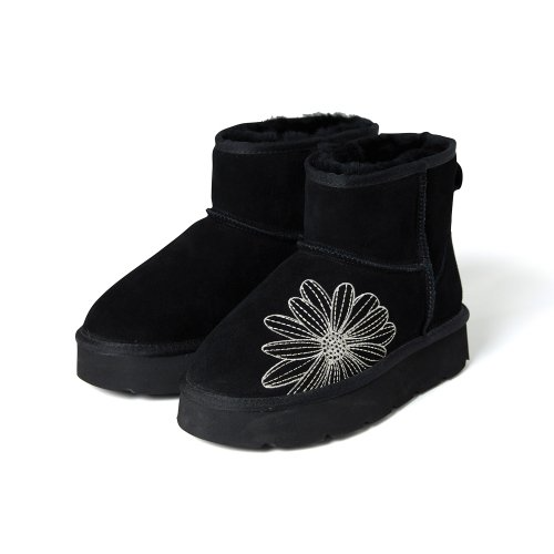 CLASSIQUE UGG BOOTS