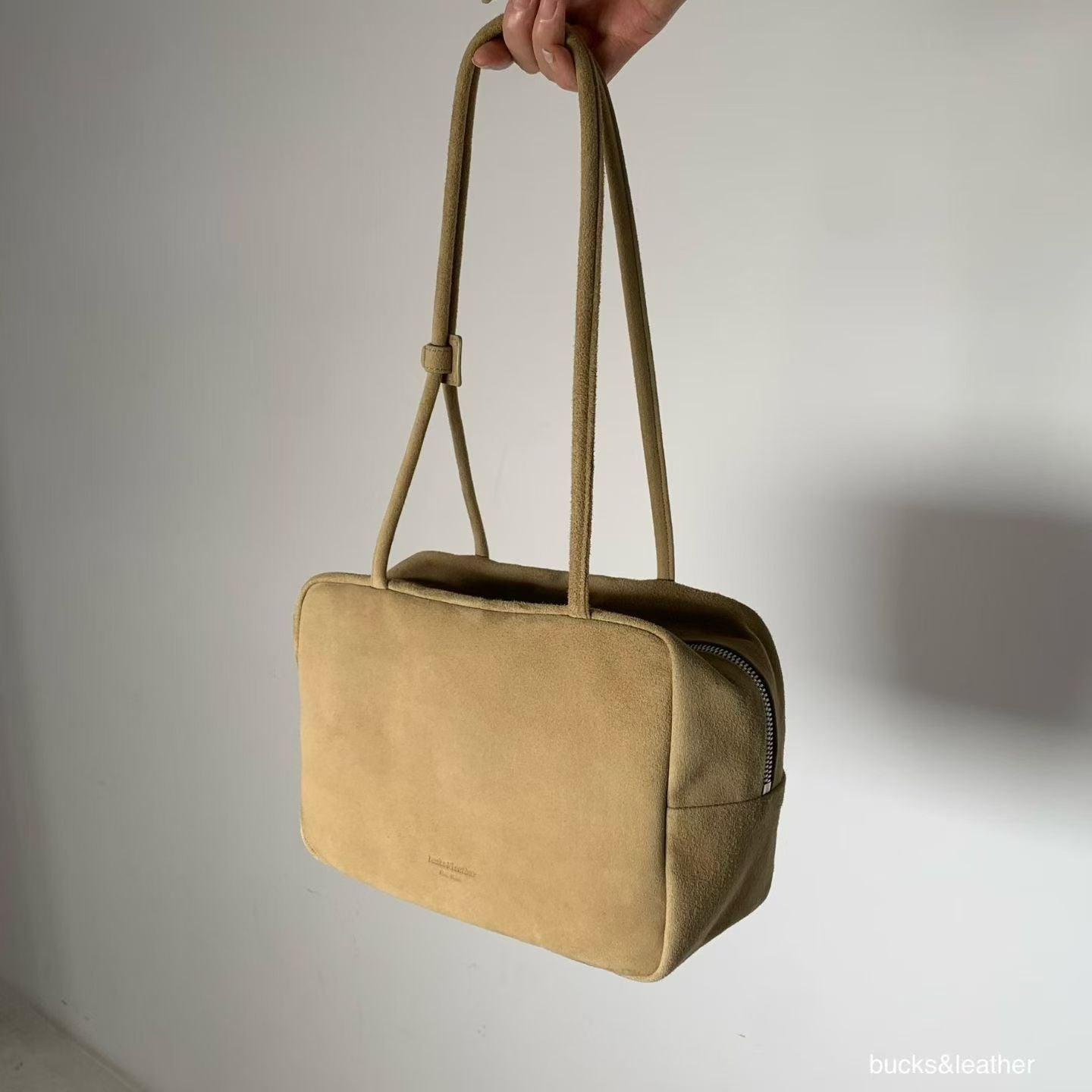 ♥︎bucks&leather♥︎25FW 真皮正方形簡約保齡球包