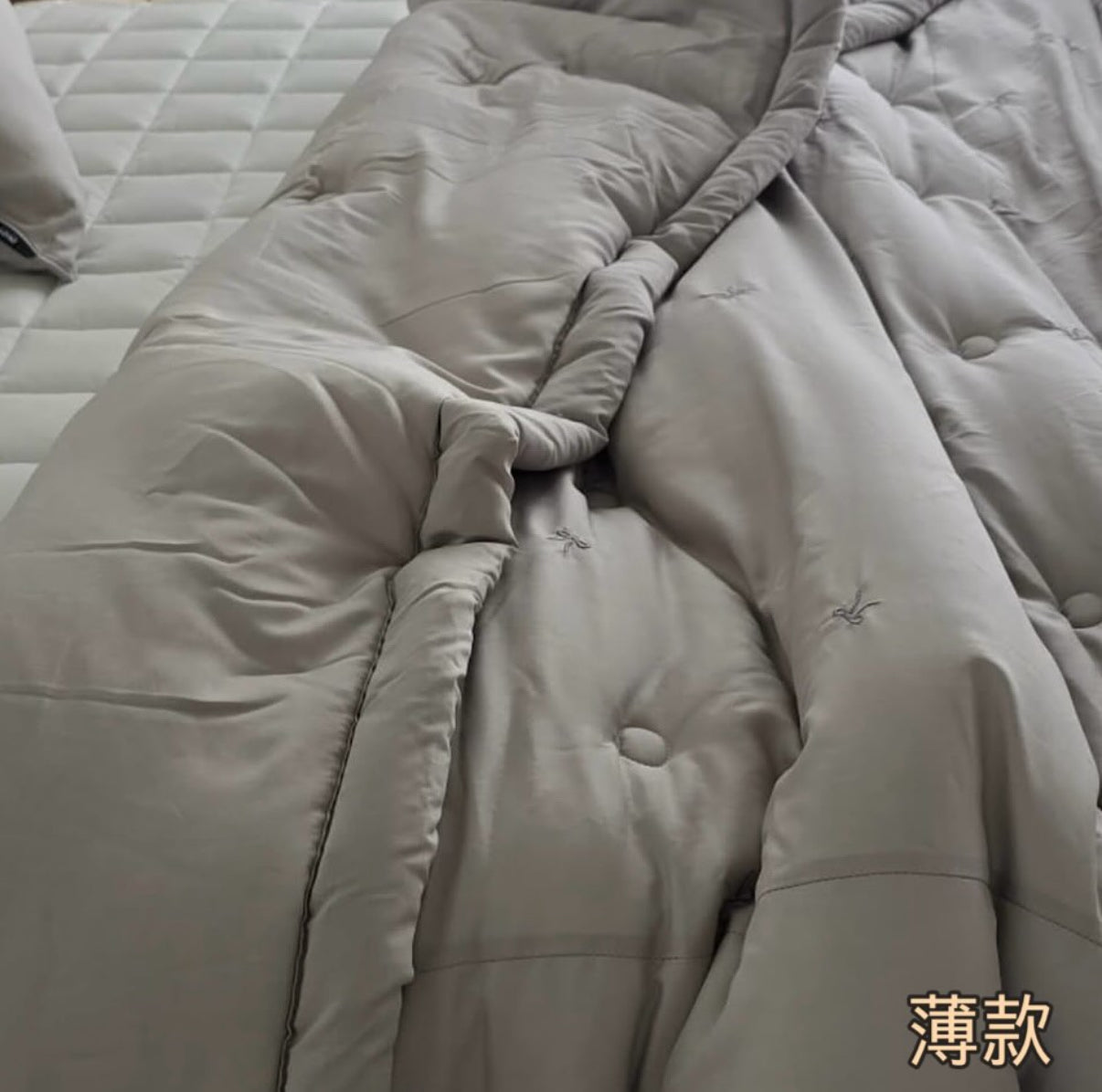 韓國製廣藏市場熱賣刺繡款蝴蝶結天絲四季被（薄款）