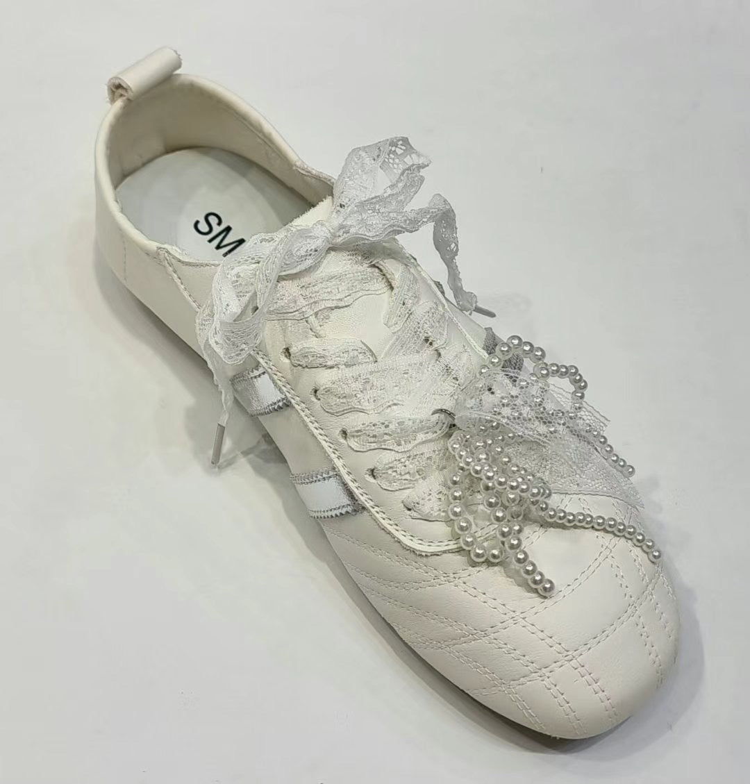 The Daily Causal Maryjane Sneaker with Pearl charm & Ribbon shoelace
