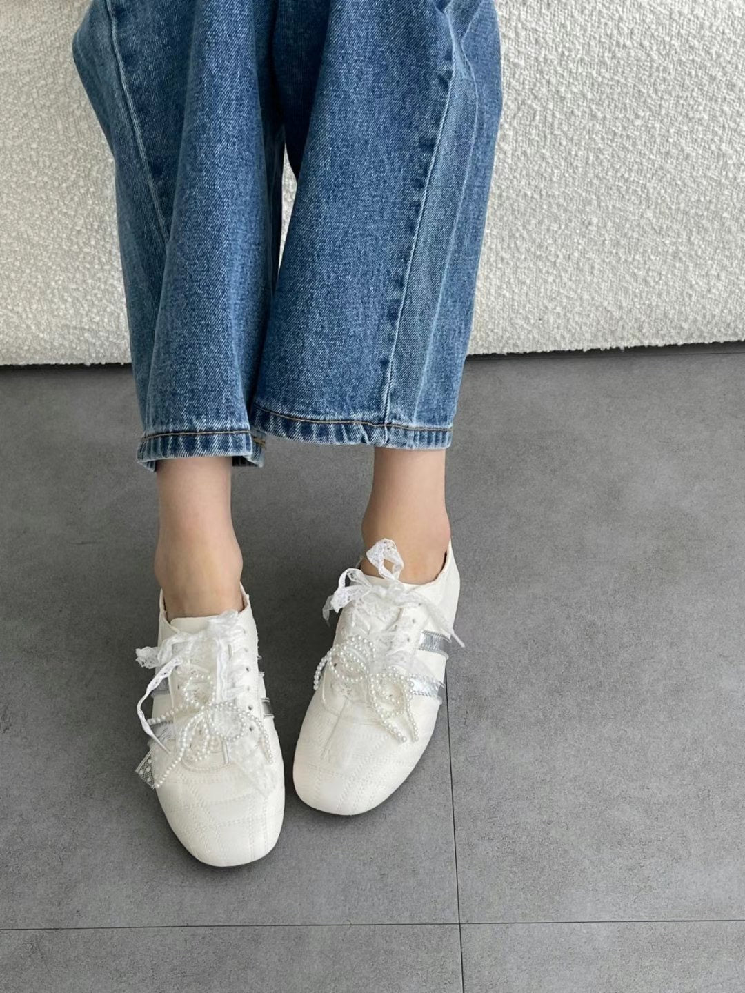 The Daily Causal Maryjane Sneaker with Pearl charm & Ribbon shoelace