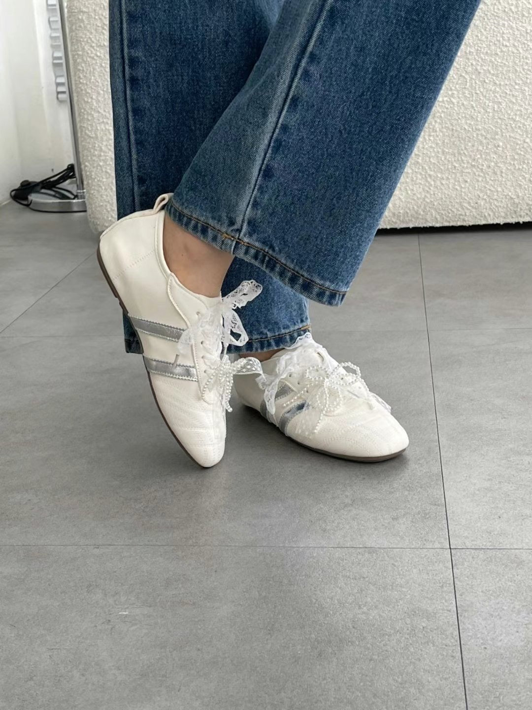 The Daily Causal Maryjane Sneaker with Pearl charm & Ribbon shoelace