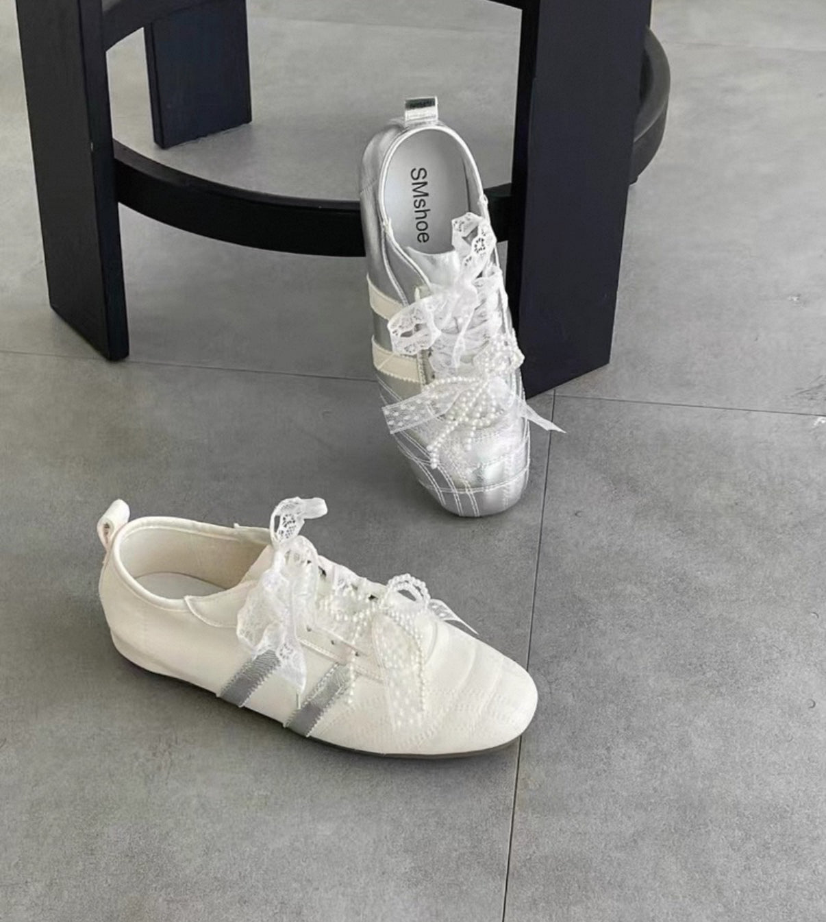 The Daily Causal Maryjane Sneaker with Pearl charm & Ribbon shoelace