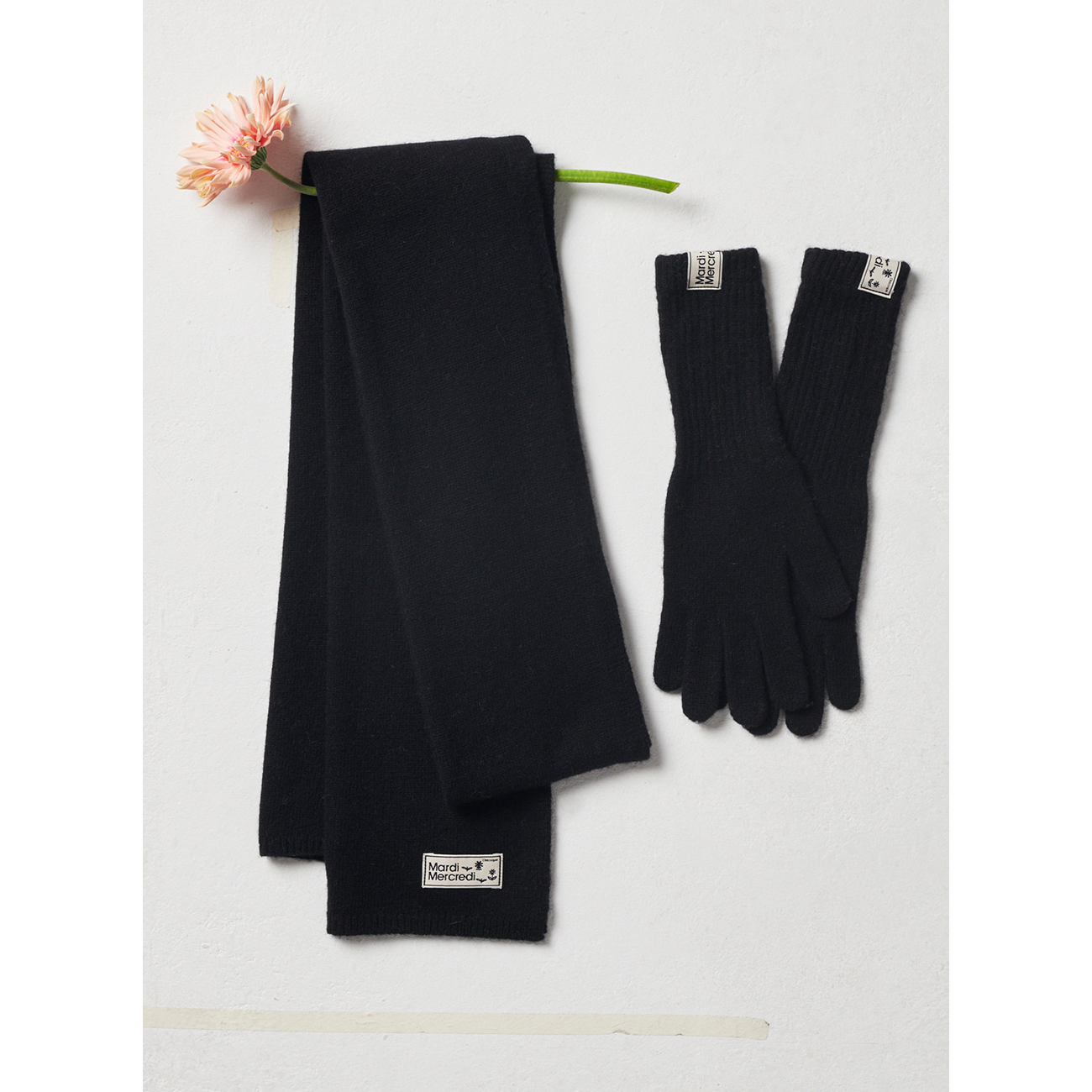 CASHMERE BLENDED MUFFLER GLOVES SET