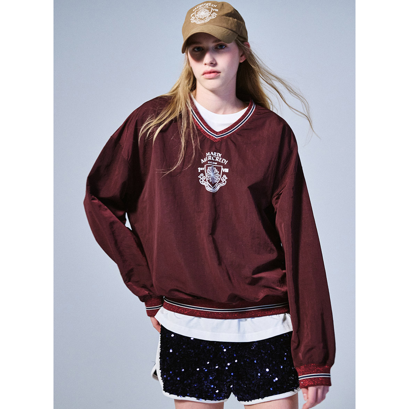 NYLON TOP V NECK ALUMNI SMALL EMBLEM