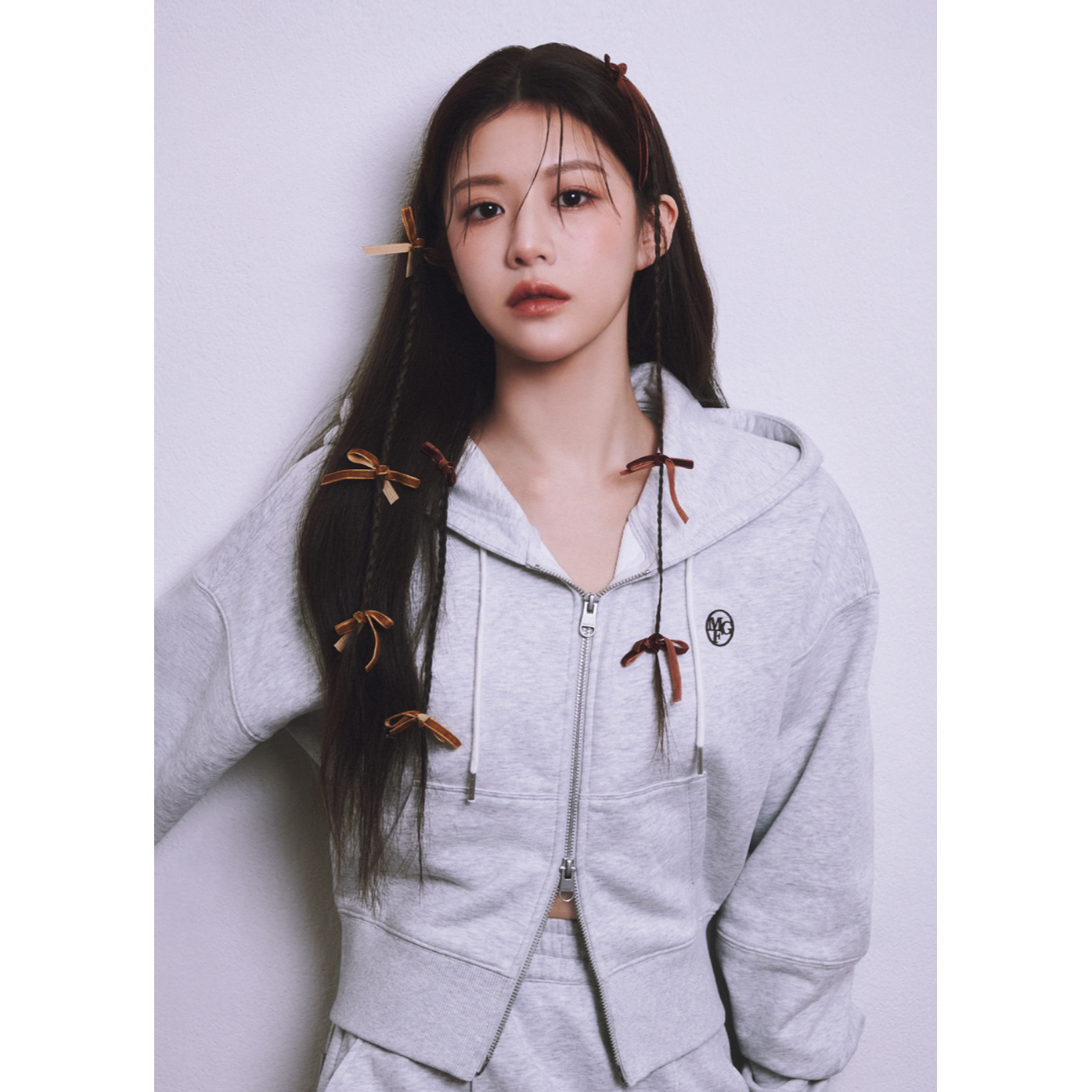 W CIRCLE LOGO CROP HOODIE ZIPUP - LIGHT HEATHER GRAY