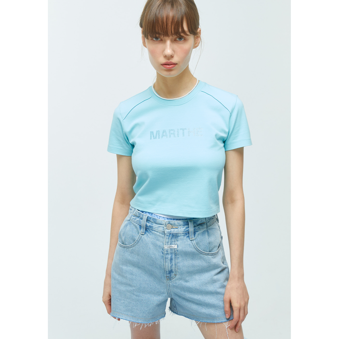 W HOTFIX LOGO CROP TEE