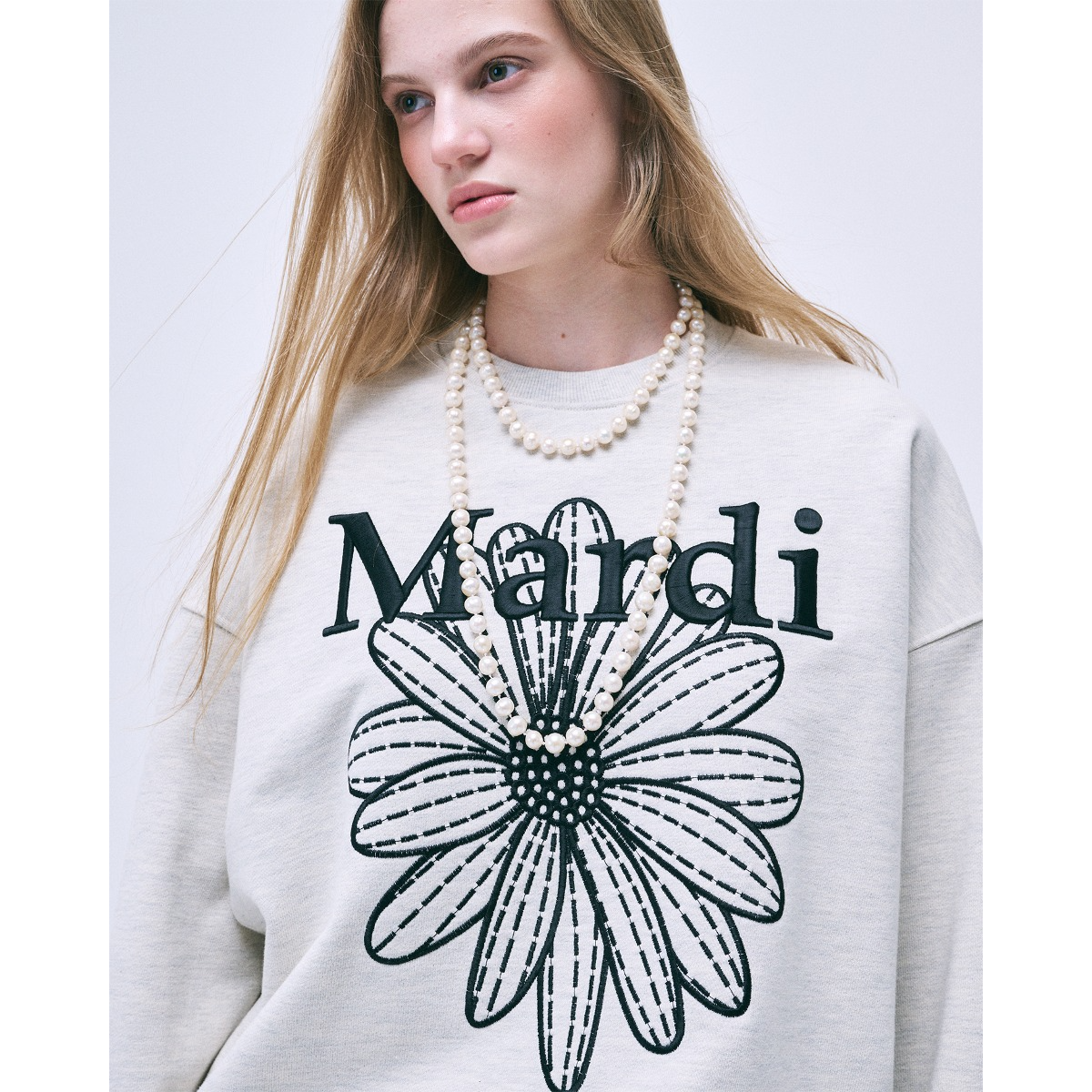 (2025) SWEATSHIRT FLOWERMARDI NEEDLEWORK