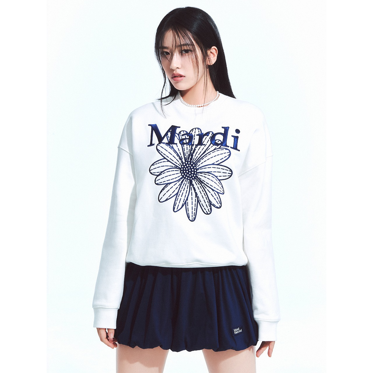 (2025) SWEATSHIRT FLOWERMARDI NEEDLEWORK