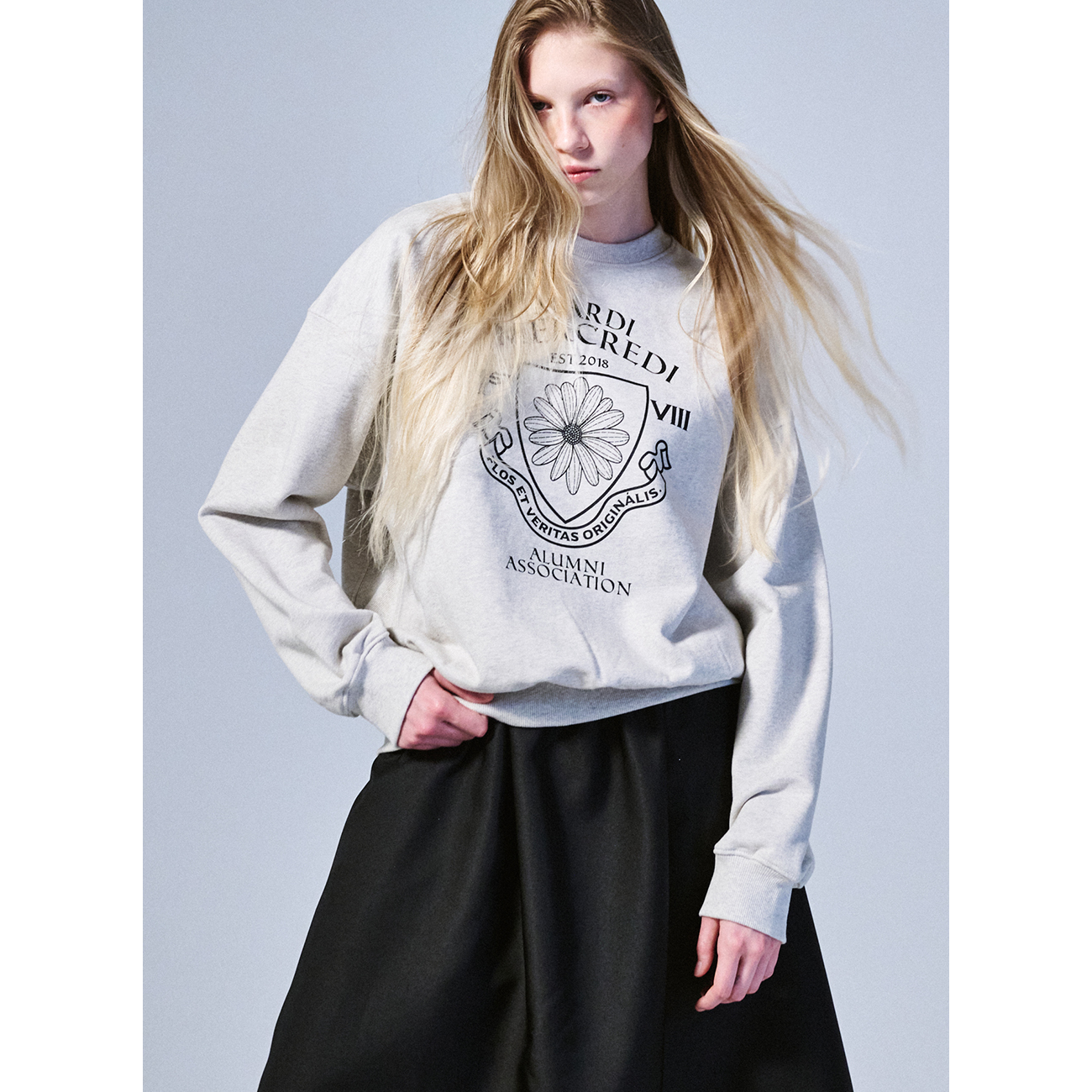 SWEATSHIRT ALUMNI EMBLEM