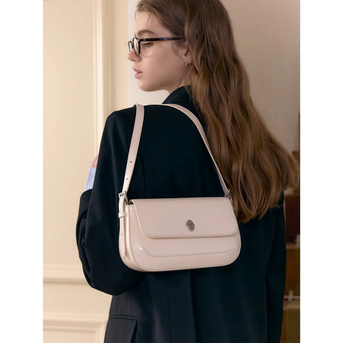 OSTKAKA ■ Amuse Mini Baguette ショルダーバッグ OSTKAKA □ Amuse Mini Baguette ショルダーバッグ (OSTKAKA