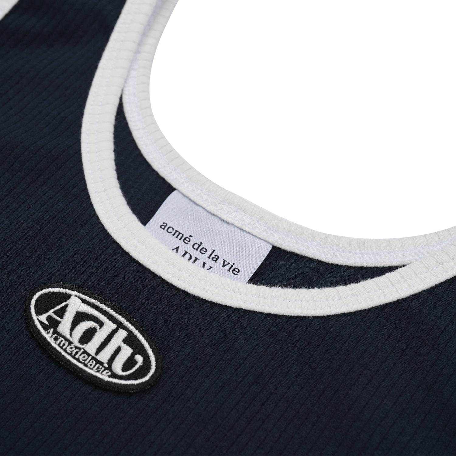 [Acmé de la Vie] ADLV X LISA CIRCLE WAPPEN CROP TANK TOP - NAVY
