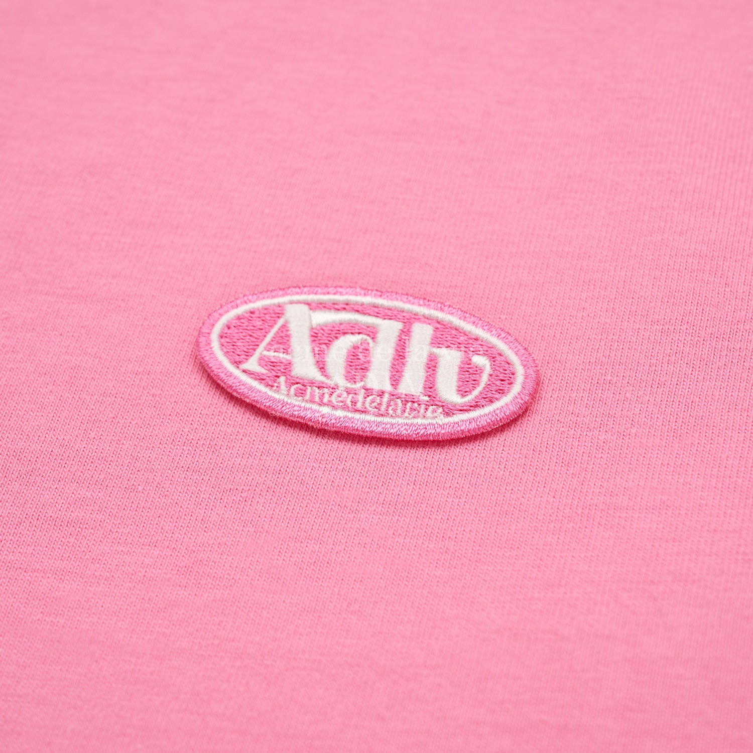 [Acmé de la Vie] ADLV X LISA CIRCLE WAPPEN CROP SHORT SLEEVE T-SHIRT - PINK