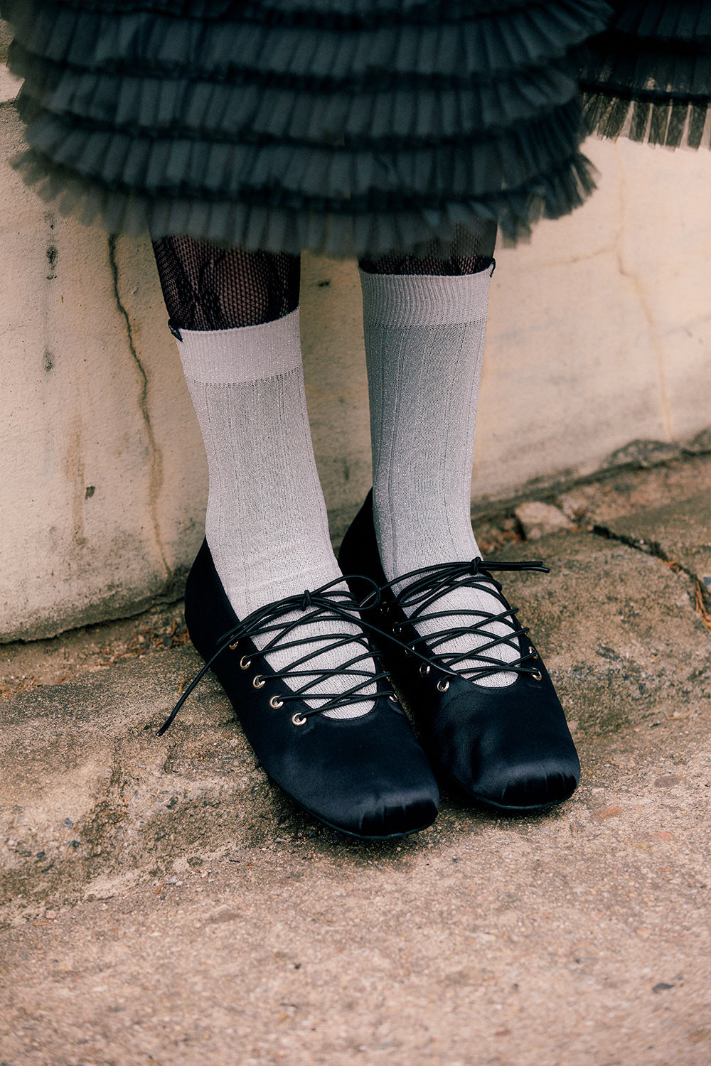DOLPHIN LACE UP FLATS / BLACK