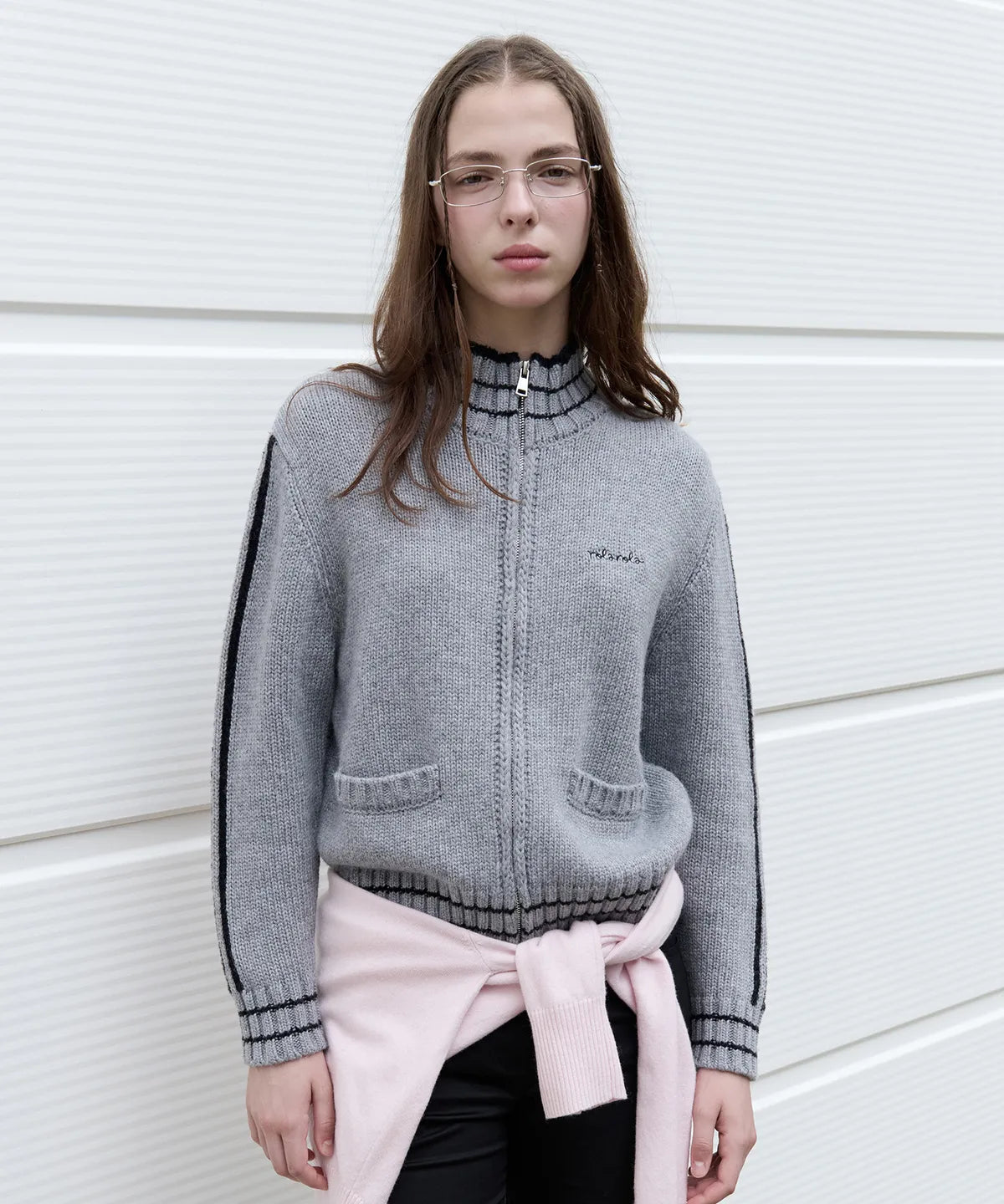 [張員瑛 PICK]MAISON DE ROLA EMBROIDERY WOOL BLENDED KNIT ZIP-UP